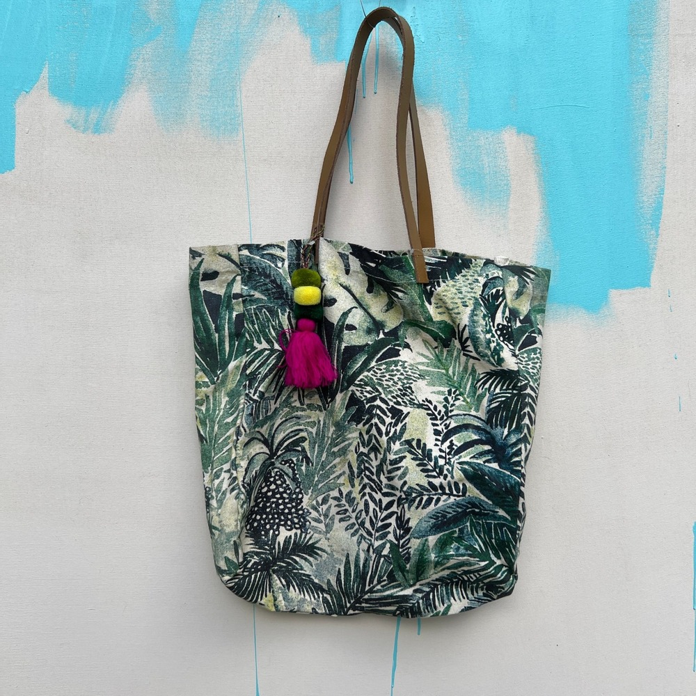 Eccolo Ltd WORLD TRAVELER Tote  Floral Pom Poms ©2019 Eccolo‎ Ltd. Green Palms